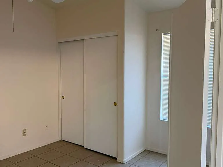 1181 W Chicago St — Photo 16