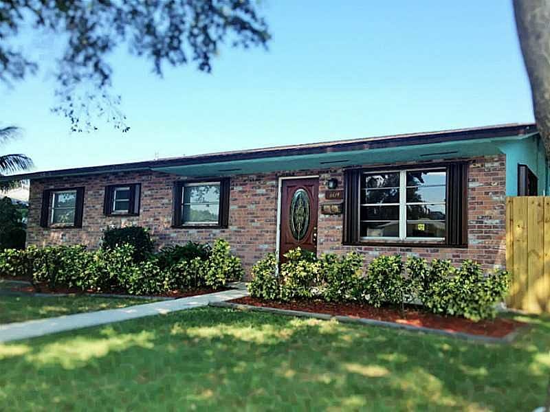 1st image of 609 NE 2nd Pl
