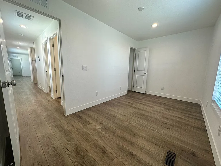 2060 N Ctr #411 — Photo 30