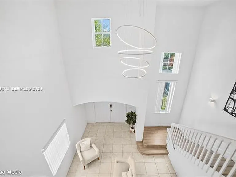 3160 NE 1st Dr #3160 — Photo 6