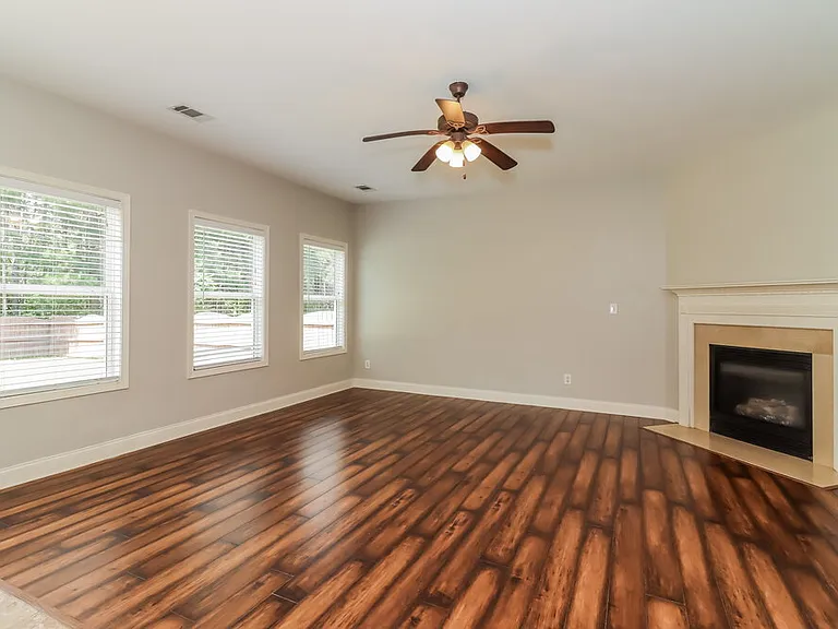 231 Parkmont Way — Photo 4