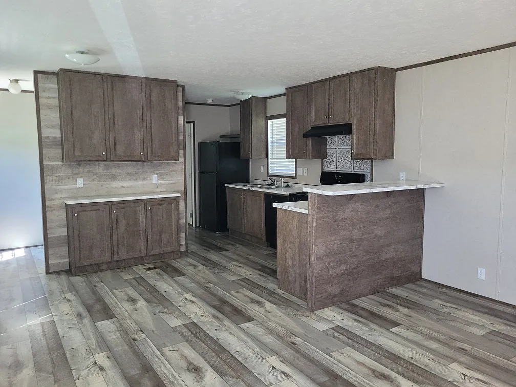 3 bed, 1056 sqft, $999 — Photo 2