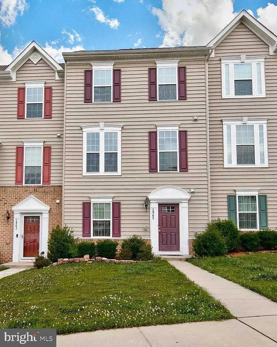 3 bed, 2.5 bath, 1940 sqft, $2,700 — Photo 1
