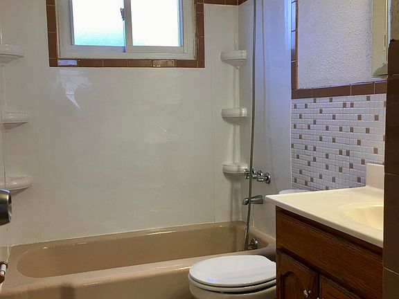 3rd image of 437 Durant Ave