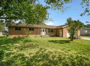 2081 Kenneth Dr, Bay City, MI 48706