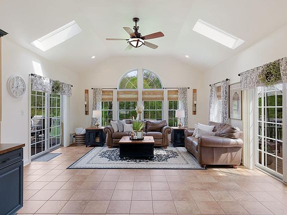 3rd image of 367 Mount Alverno Rd
