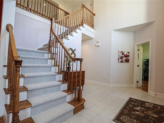 4th image of 11 Whisperwood Dr