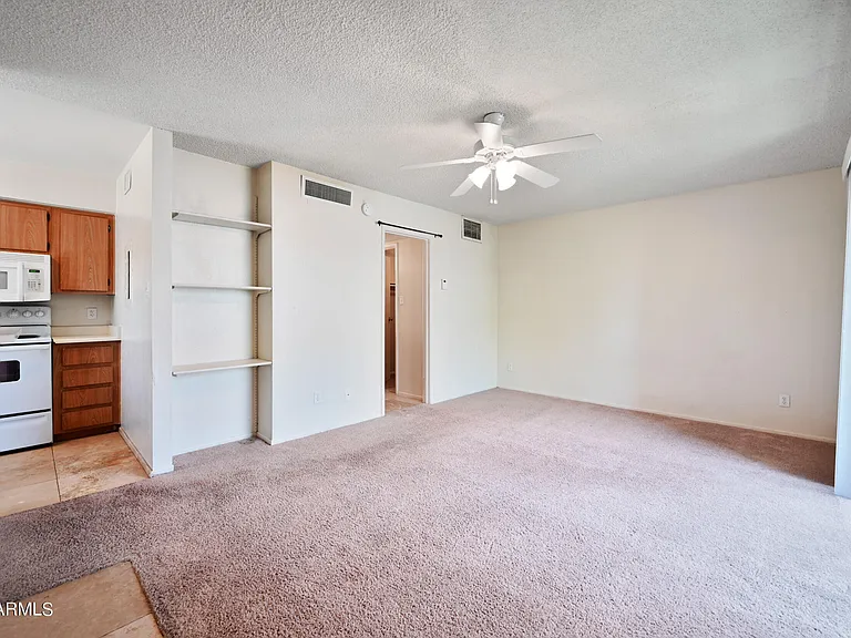 4410 N Longview Ave #217 — Photo 2