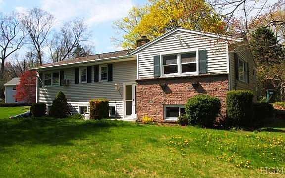 3rd image of 208 Logan Ln