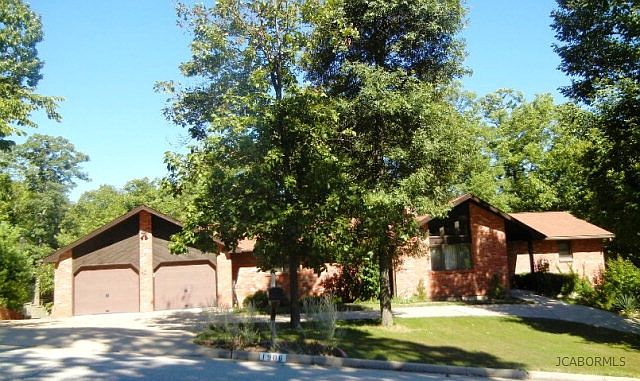 1st image of 1906 Woodclift Dr