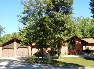 1906 Woodclift Dr, Jefferson City, MO 65109