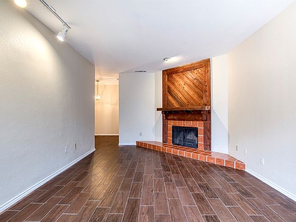5th image of 9600 Royal Ln #302