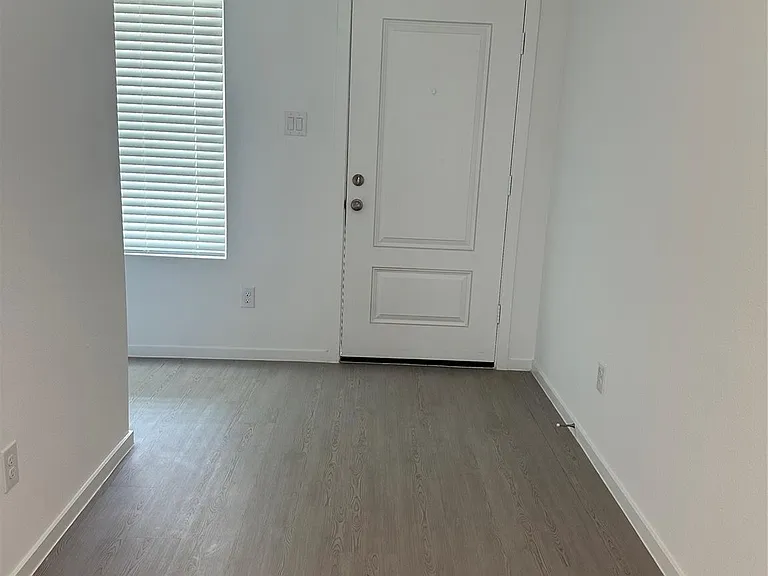 31415 Pratola Serra Cir — Photo 11