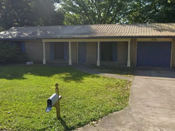 4502 Robinhood Dr, Pascagoula, MS 39581