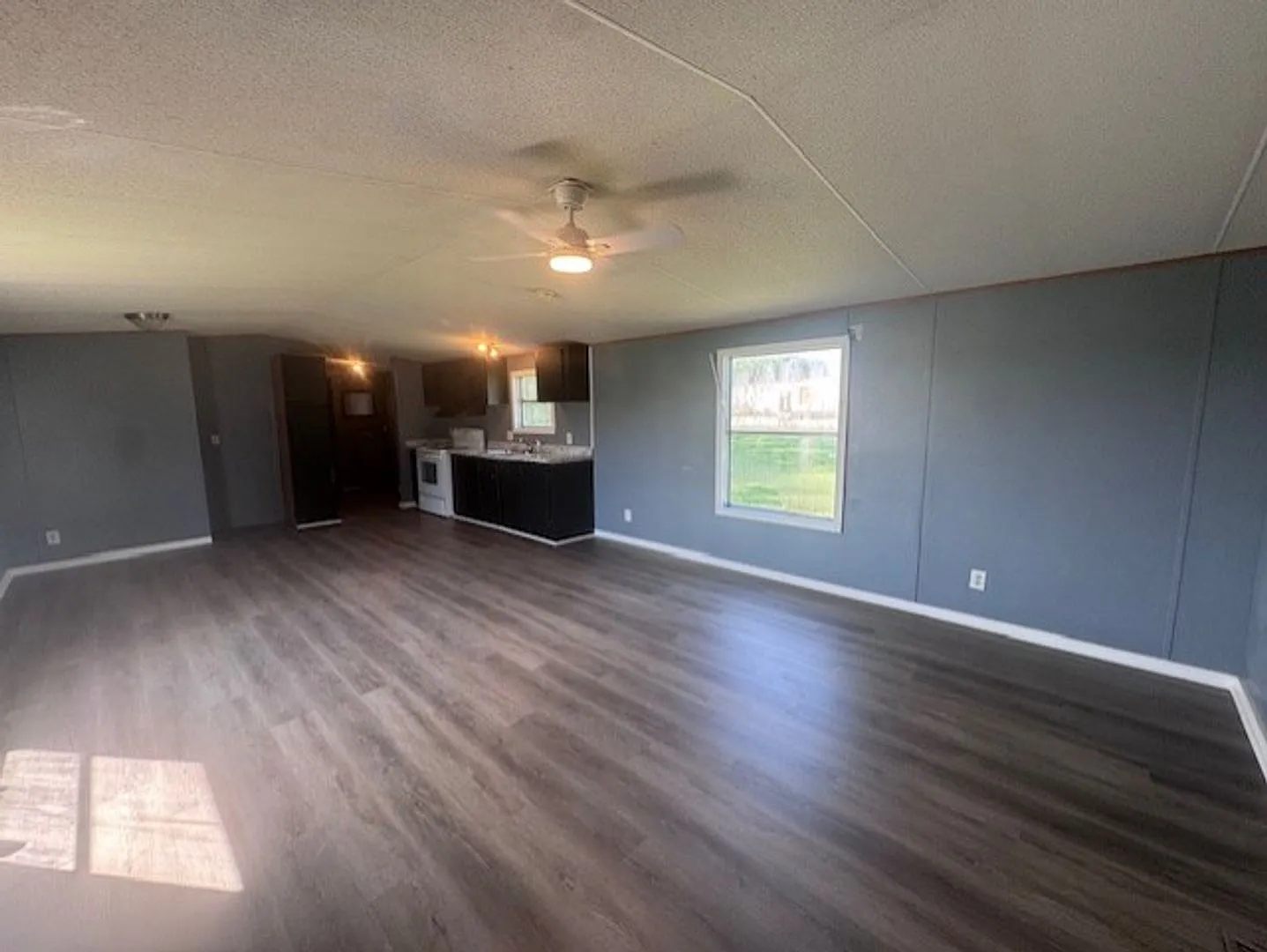 Affordable 3/2 Home with Water, Trash, and Lawn Care Included! — Photo 2