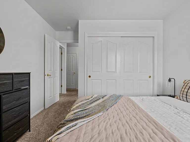 1528 E Falconrim Ct — Photo 48