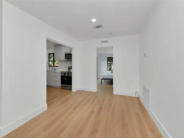 2239 Worrington St — Photo 5
