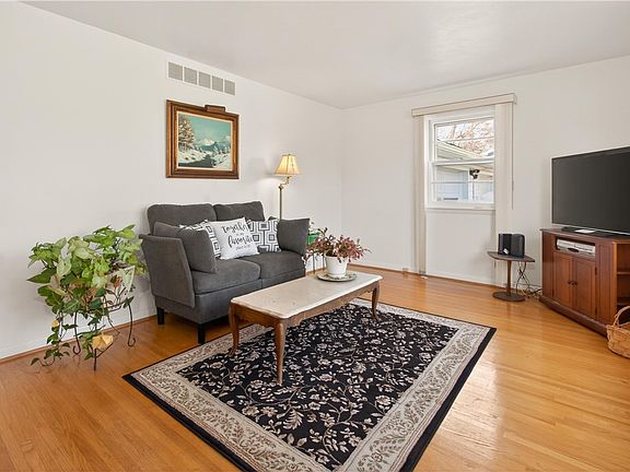 4th image of 1103 Five Mile Line Rd