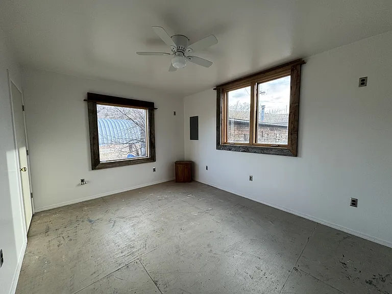 11158 Front St — Photo 1