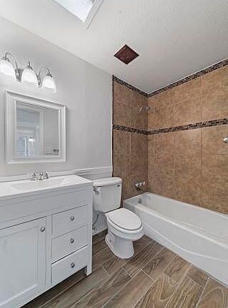 5th image of 3225 Beach Comberdrive Dr