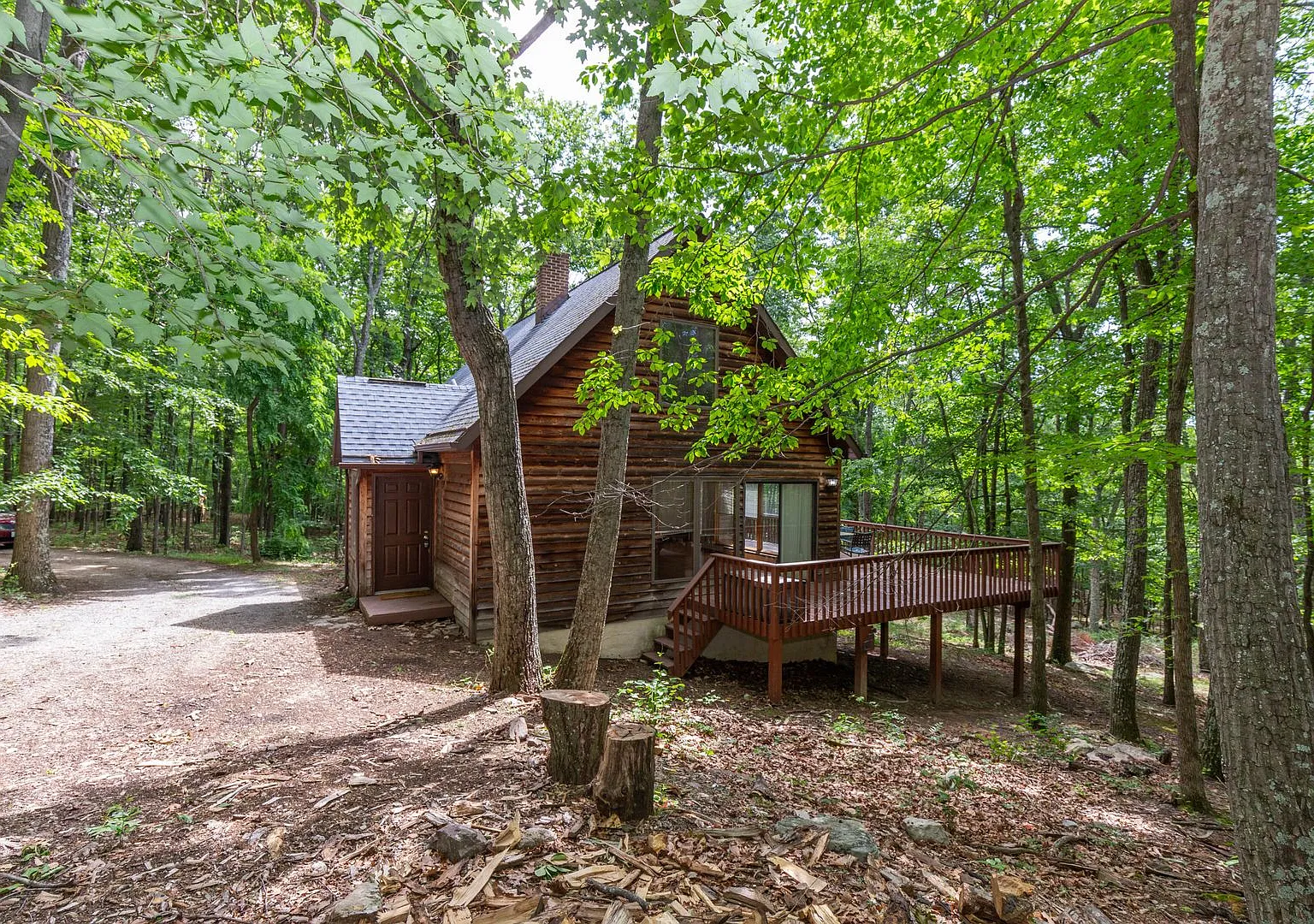2 Bed, 2 Bath, Single Family Home in Berkeley Springs, WV — Photo 4