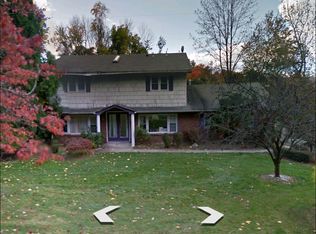 100 Carlton Rd W, Suffern, NY 10901