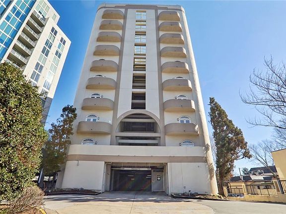 2nd image of 2161 Peachtree Rd NE APT 605