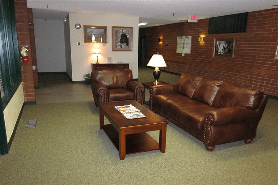 Hearthstone Apartments — Photo 3
