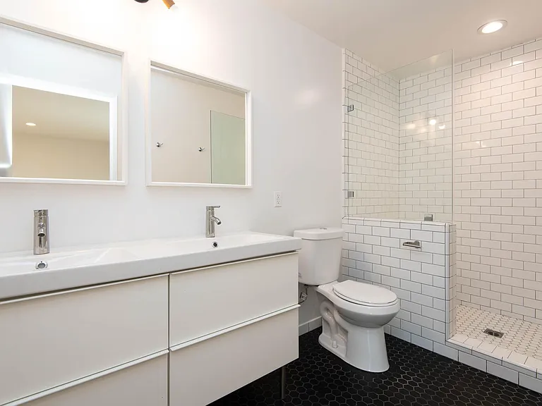 3933 Marathon St #105-B — Photo 19