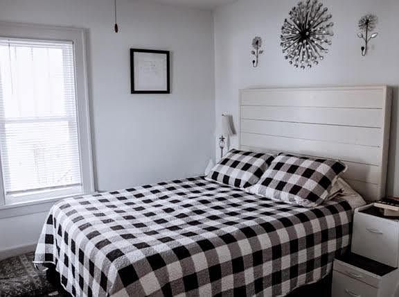 2nd image of 500 Elmdale St NE #1