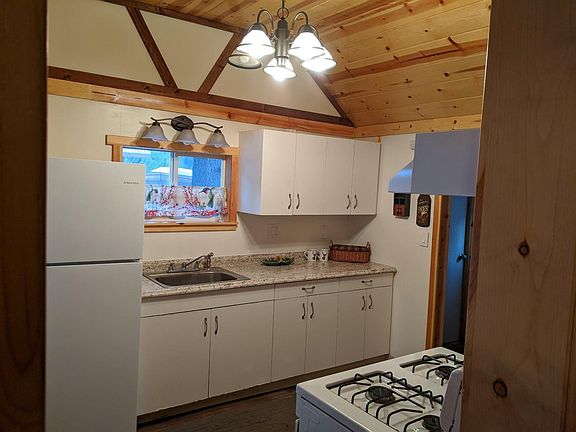 4th image of 33766 Meadow Ln