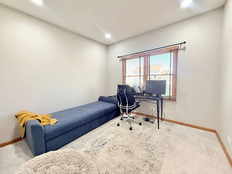 2052 Gardner Cir E — Photo 14