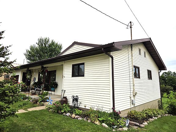 2nd image of 506 Dodgeville St