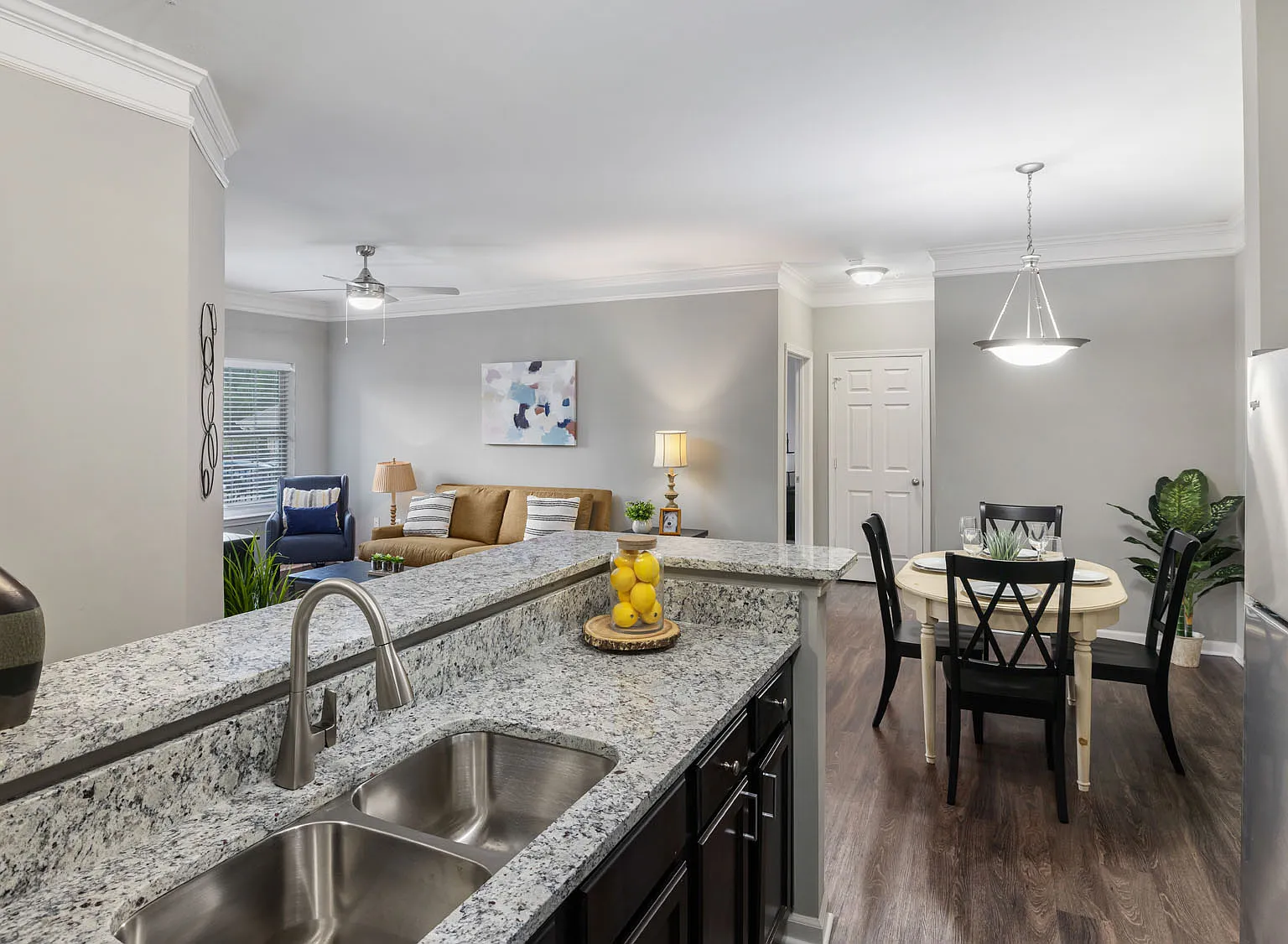 Lauren Ridge Apartment Homes — Photo 2