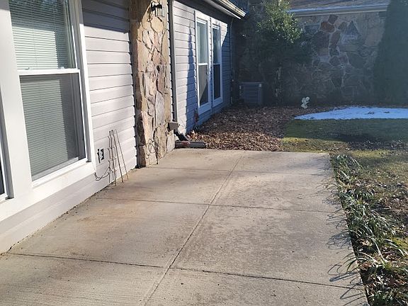3rd image of 110 Dovenshire Dr