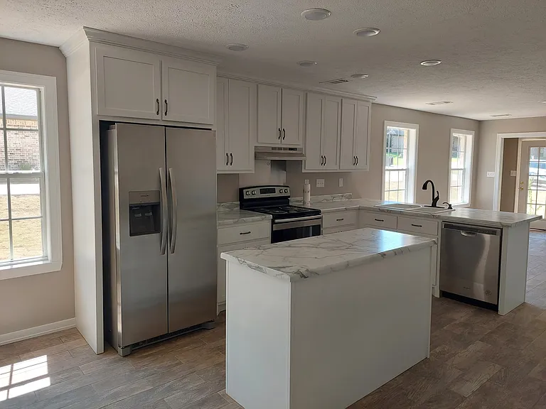 180 Water St — Photo 4