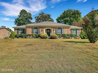 513 Cheskirk Pl, Douglass Hills, KY 40243