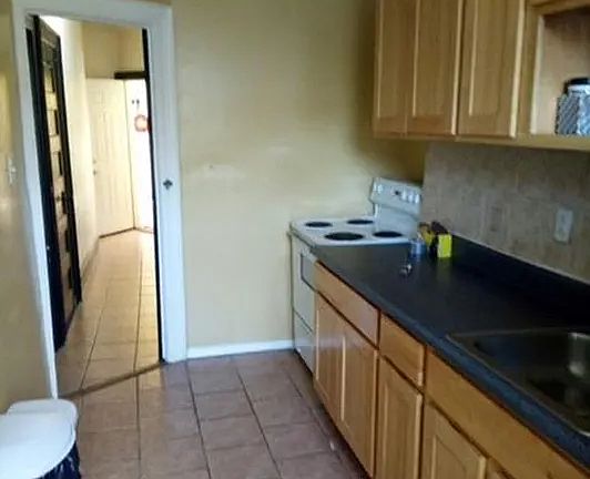 3rd image of 6066 Catalpa Ave