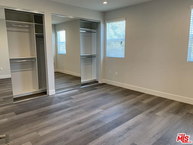1721 Granville Ave #2 — Photo 8