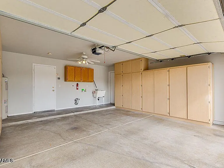 1924 E Sharon Dr — Photo 32