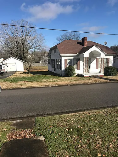 452 E Madison St Photo 1