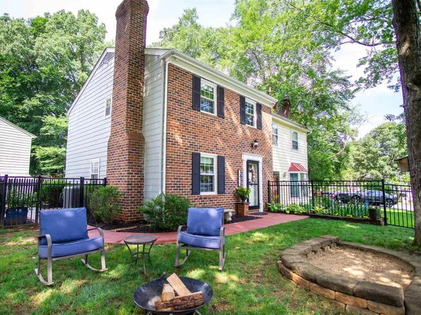 2415 Whitney Ct, Charlottesville, VA 22911