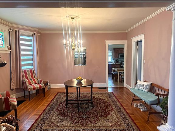 4th image of 4006 Taylor Ave