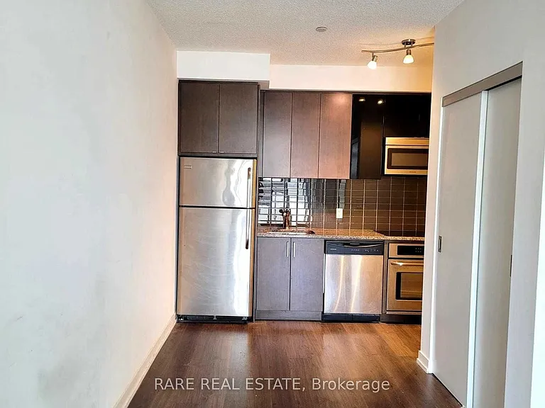 89 Dunfield Ave #638 — Photo 2