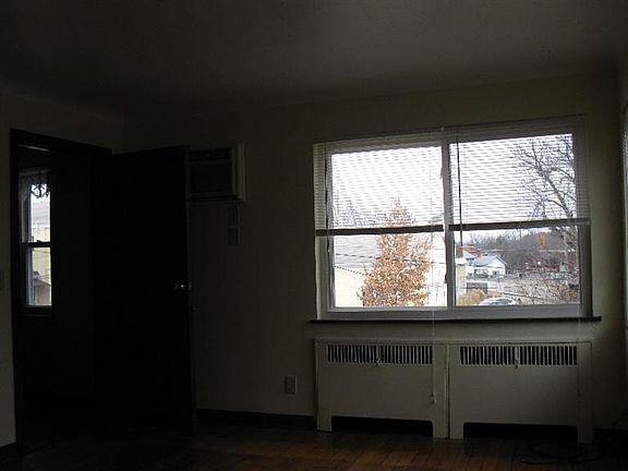 5th image of 3123 Mozart Ave APT 2