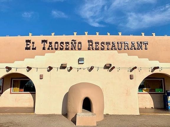 3rd image of 819 Paseo Del Pueblo Sur