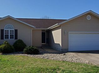 14931 E Salem Church Rd, Mount Vernon, IL 62864