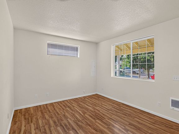 3rd image of 2038 SE 171st Ave