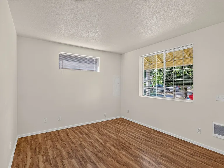 2038 SE 171st Ave — Photo 3