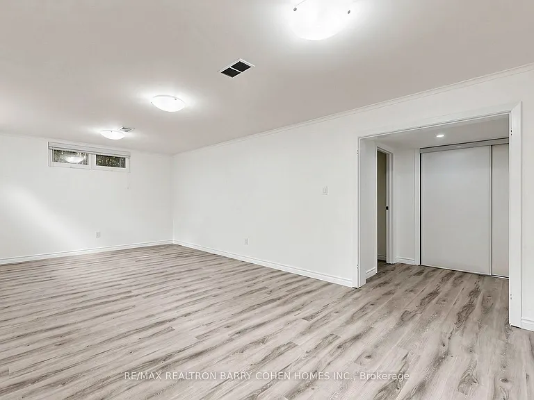 3 Greengate Rd — Photo 36